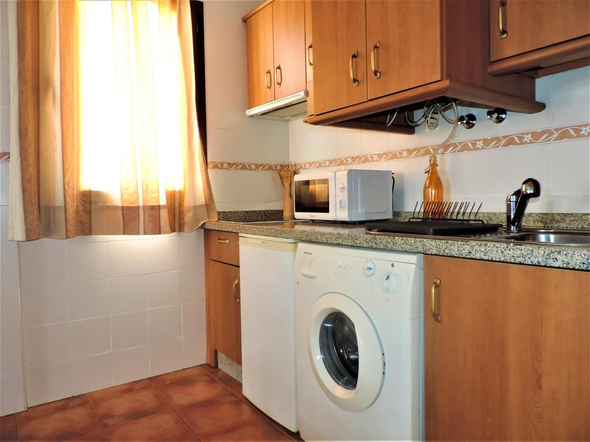 Aparthotel Caseria De Comares 3*